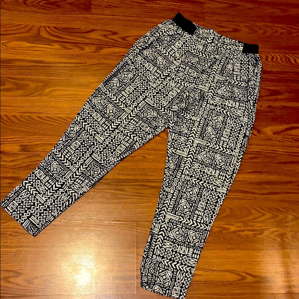 SOLD - Black and White Tribal Print 3 Quarter Length Pant